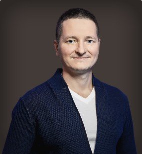Евгений Ларионов larionov.jpg